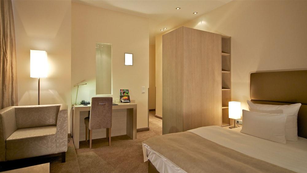Thomas Hotel Spa & Lifestyle Хузум Экстерьер фото