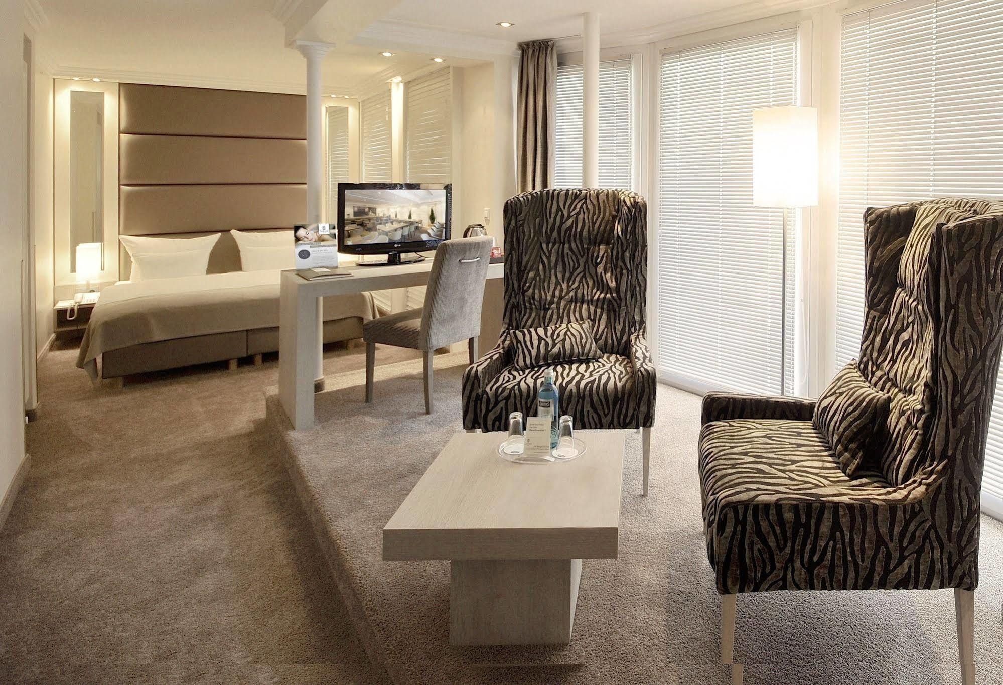 Thomas Hotel Spa & Lifestyle Хузум Экстерьер фото